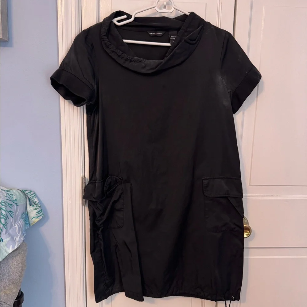 Chic 🖤 Effortless Black Utility Tunic Dress | New York & Company 🖤 - Picture 5 of 6